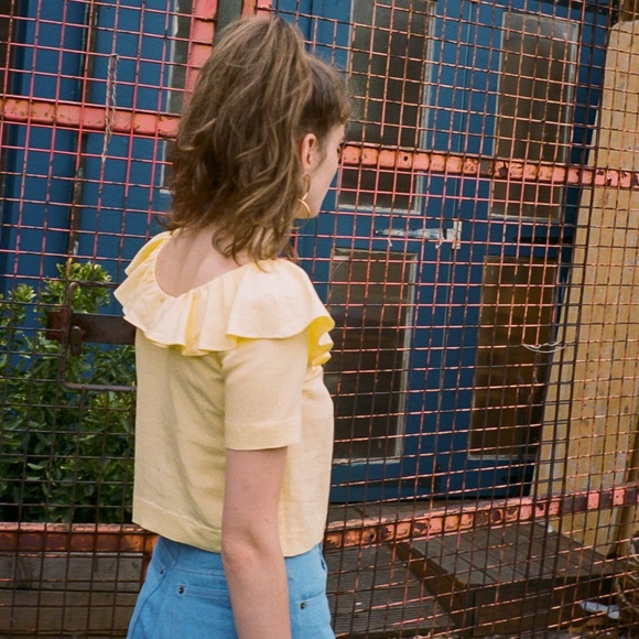 Side Party Ruffled Linen Top - Picture 3 of 6